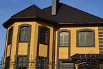 Фото дома из жёлтого кирпича
